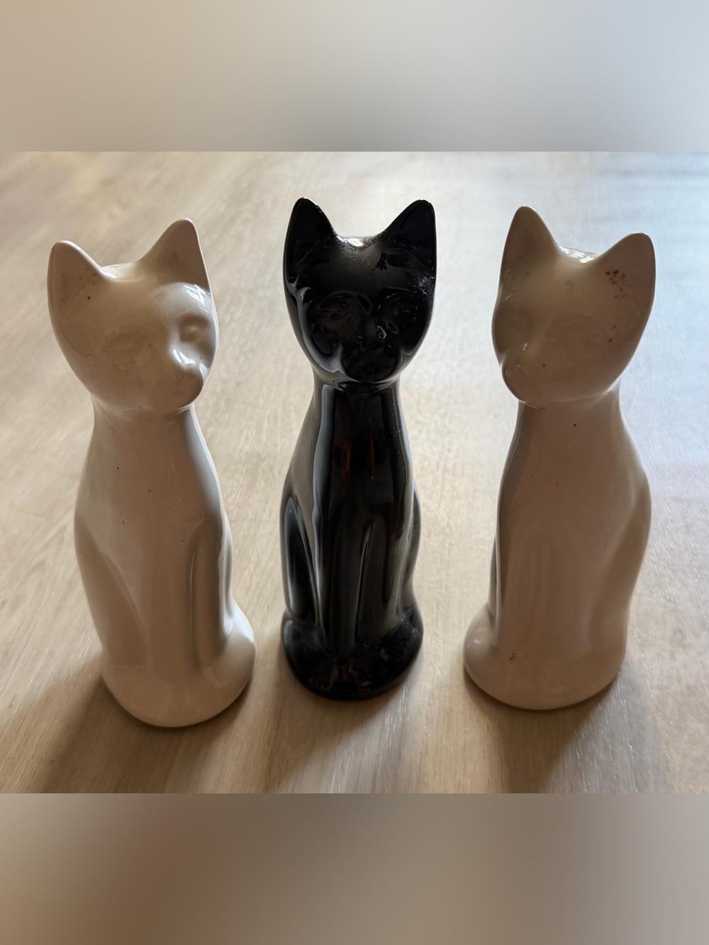 Vintage Cat Cremation Urns Pet Memorial Statues 
Made in Taiwan